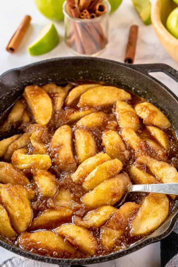 How to Make Stewed Apples