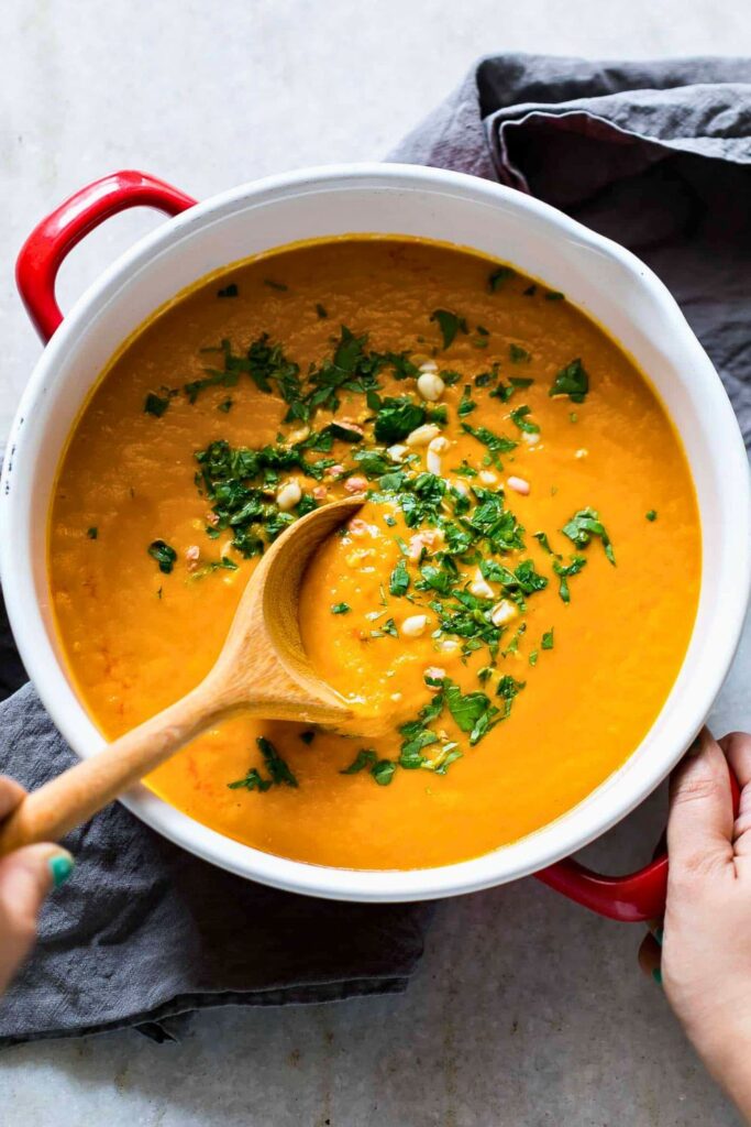 How to Make Roasted Carrot Soup